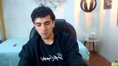 noah_bluex live cam on Cam4