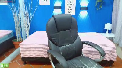noah_bluex live cam on Cam4