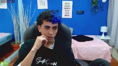noah_bluex live cam on Cam4