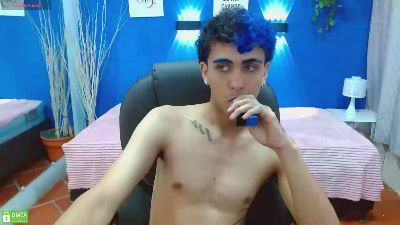 noah_bluex live cam on Cam4