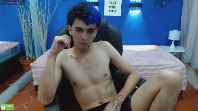 noah_bluex live cam on Cam4