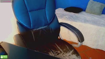 noah_bluex live cam on Cam4