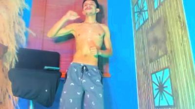 noah_brookss live cam on Cam4