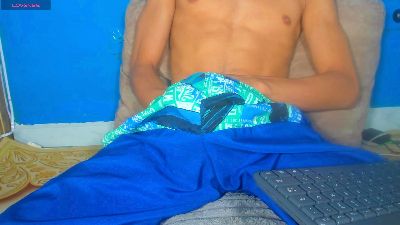 noah_brookss live cam on Cam4