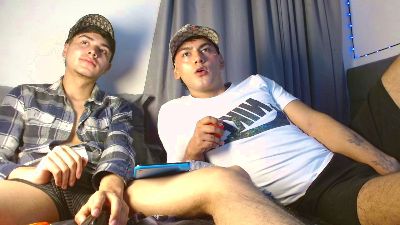 noah_hotboys18 live cam on Cam4