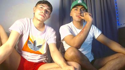 noah_hotboys18 live cam on Cam4