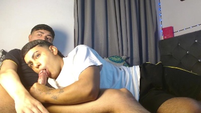 noah_hotboys18 live cam on Cam4