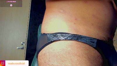 noahcrux live cam on Cam4
