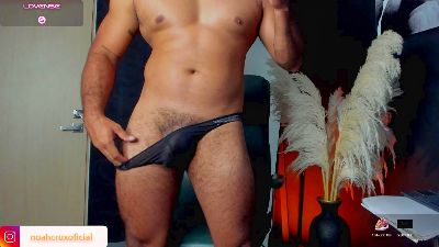 noahcrux live cam on Cam4