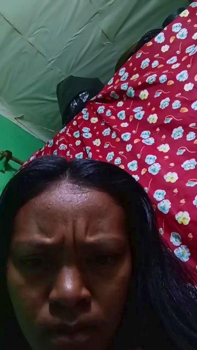 nomenjanaharyt1 live cam on Cam4