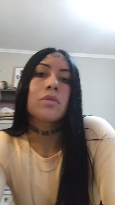 notfromherexxx live cam on Cam4