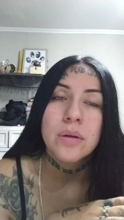 notfromherexxx live cam on Cam4