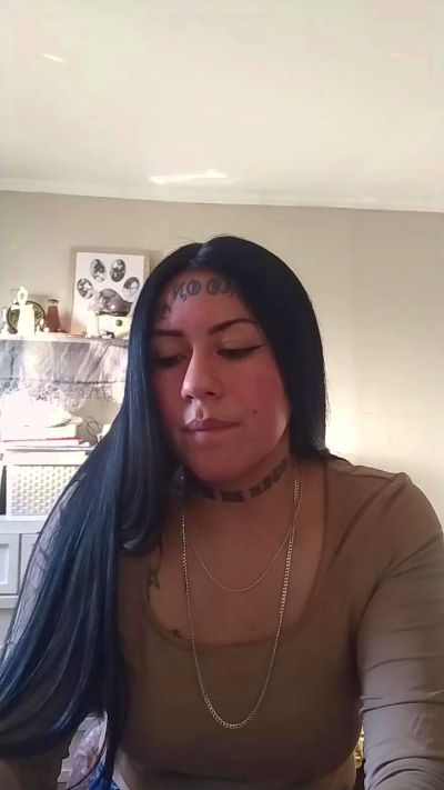 notfromherexxx live cam on Cam4