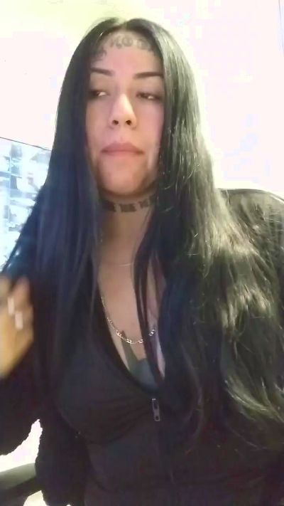 notfromherexxx live cam on Cam4