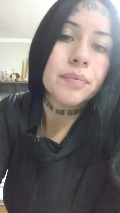 notfromherexxx live cam on Cam4