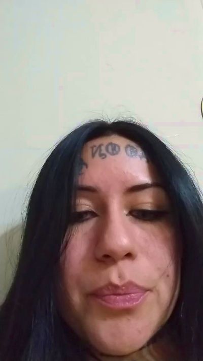 notfromherexxx live cam on Cam4