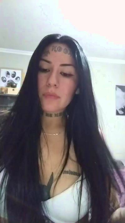notfromherexxx live cam on Cam4