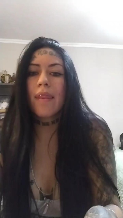 notfromherexxx live cam on Cam4