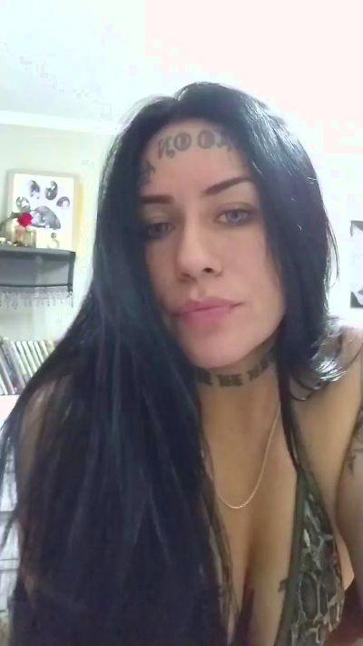 notfromherexxx live cam on Cam4