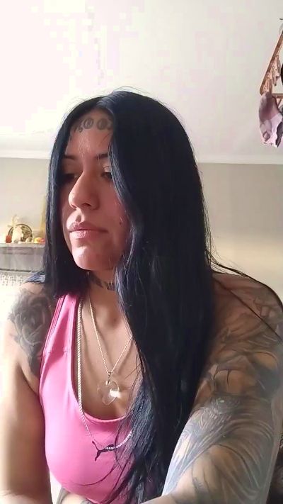 notfromherexxx live cam on Cam4