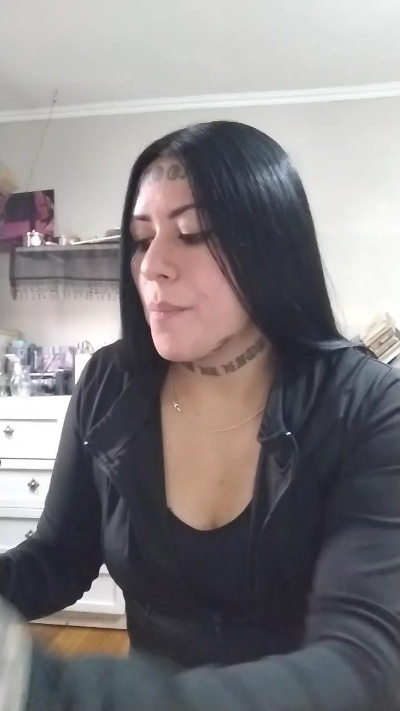 notfromherexxx live cam on Cam4