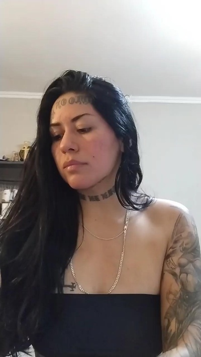notfromherexxx live cam on Cam4