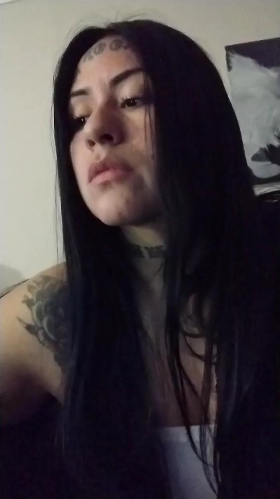 notfromherexxx live cam on Cam4