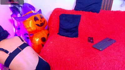 nova_kittyy live cam on Cam4
