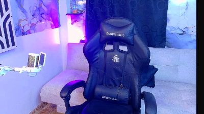 nova_kittyy live cam on Cam4
