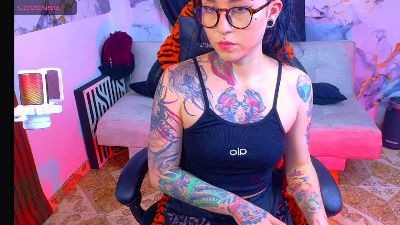 nova_kittyy live cam on Cam4