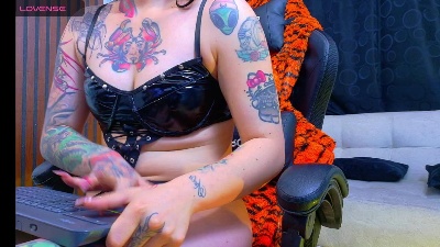 nova_kittyy live cam on Cam4