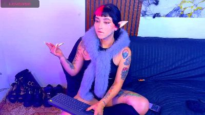 nova_kittyy live cam on Cam4