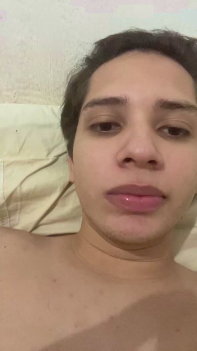 novinho18y live cam on Cam4