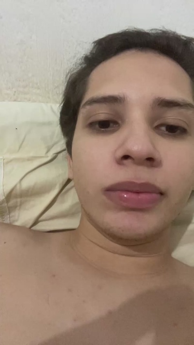 novinho18y live cam on Cam4