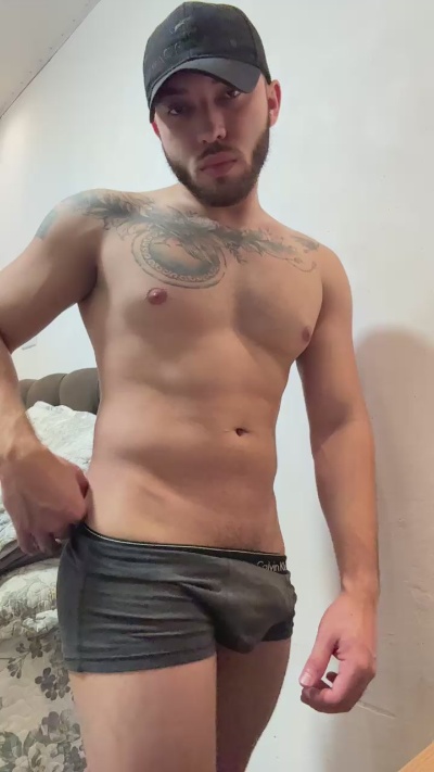 novinho1936 live cam on Cam4