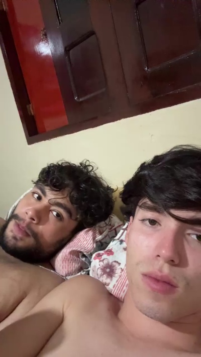 novinhos37 live cam on Cam4
