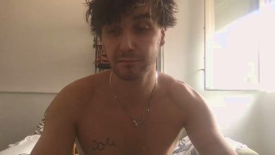 nuevoenesp live cam on Cam4