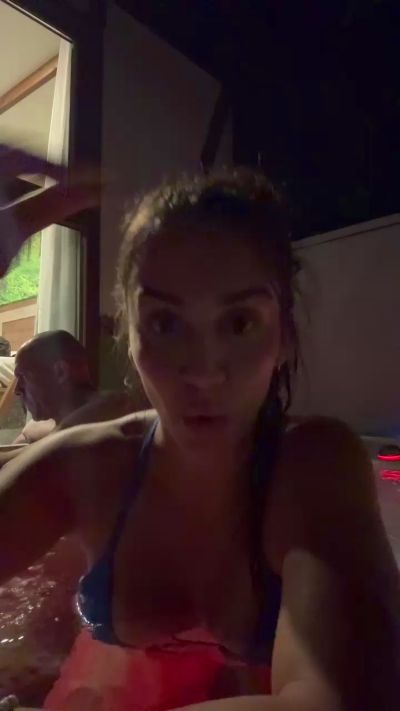 nvelvet360 live cam on Cam4