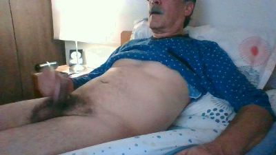 ocorrea1 live cam on Cam4