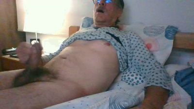 ocorrea1 live cam on Cam4