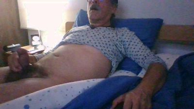 ocorrea1 live cam on Cam4