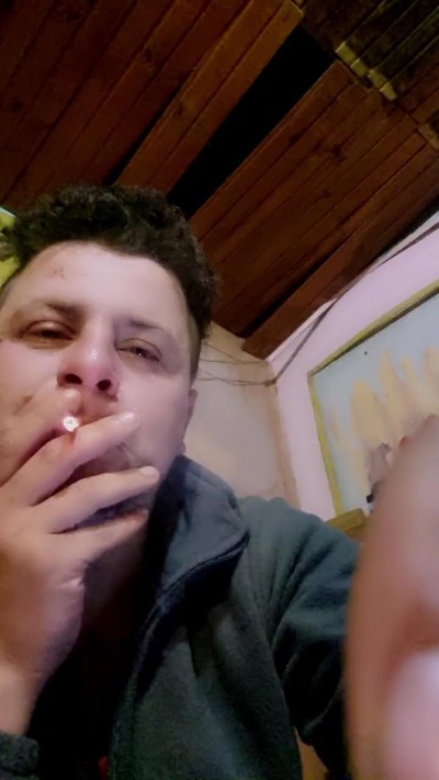 ojitosclaros693 live cam on Cam4