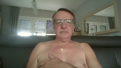 oldtimer160 live cam on Cam4