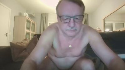 oldtimer160 live cam on Cam4