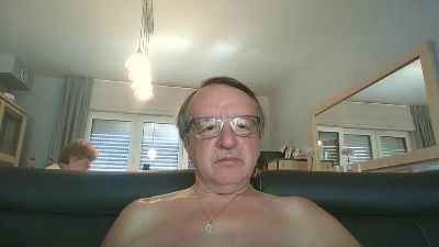 oldtimer160 live cam on Cam4