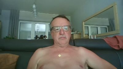 oldtimer160 live cam on Cam4