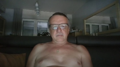 oldtimer160 live cam on Cam4