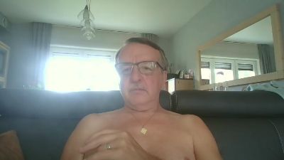 oldtimer160 live cam on Cam4