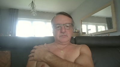 oldtimer160 live cam on Cam4