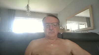 oldtimer160 live cam on Cam4